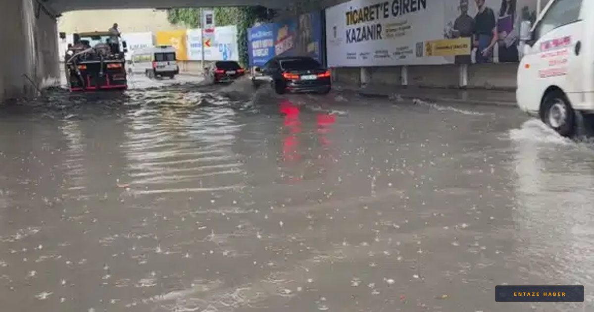 İstanbul'da Sağanak Felaketi: Zincirlikuyu Alt Geçidini Su Bastı!