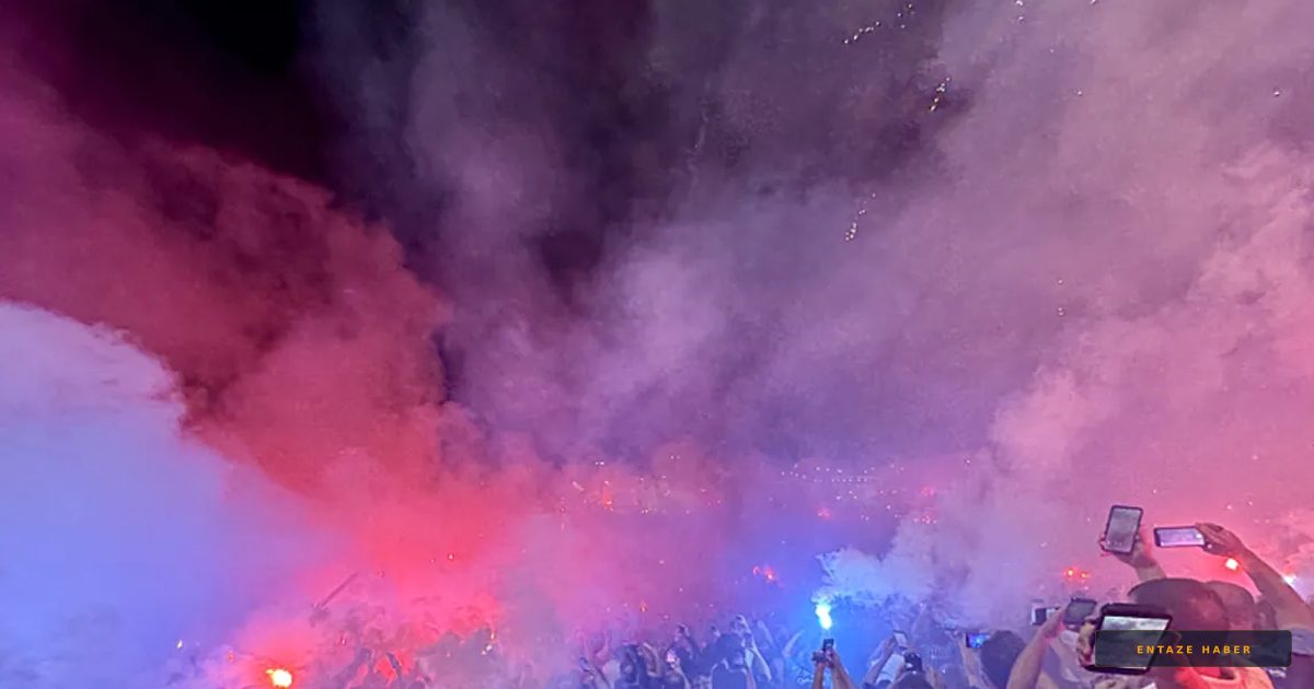 Trabzon’da 59. Yıl Coşkusu: Bordo-Mavi Fener Alayı Geceyi Aydınlattı